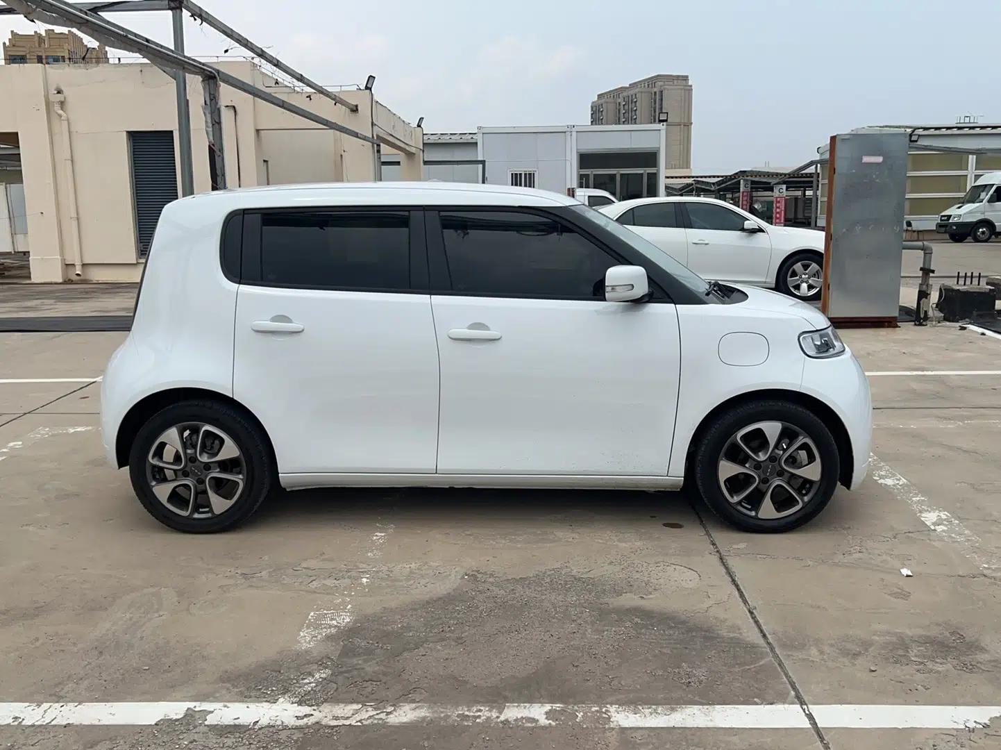 ORA White Cat 2022 Upgraded Model 305km Range Luxury Version Lithium-Ion Battery — миниатюра 3