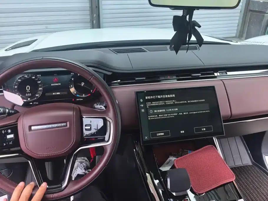 Range Rover Sport 2024 400PS Dynamic SE — миниатюра 12
