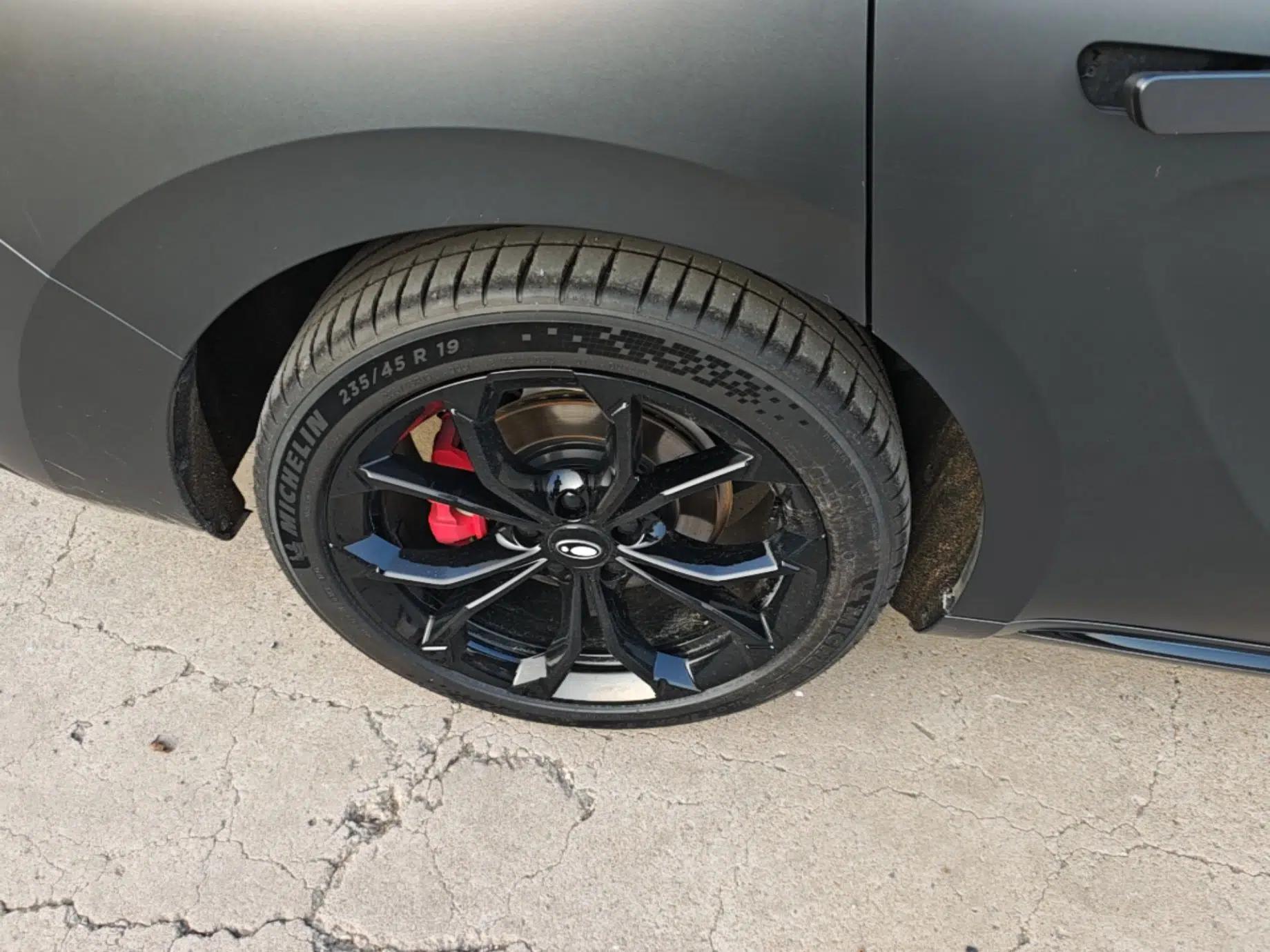 ORA Lightning Cat 2024 Dark Night Edition 555km Prestige Version — миниатюра 11