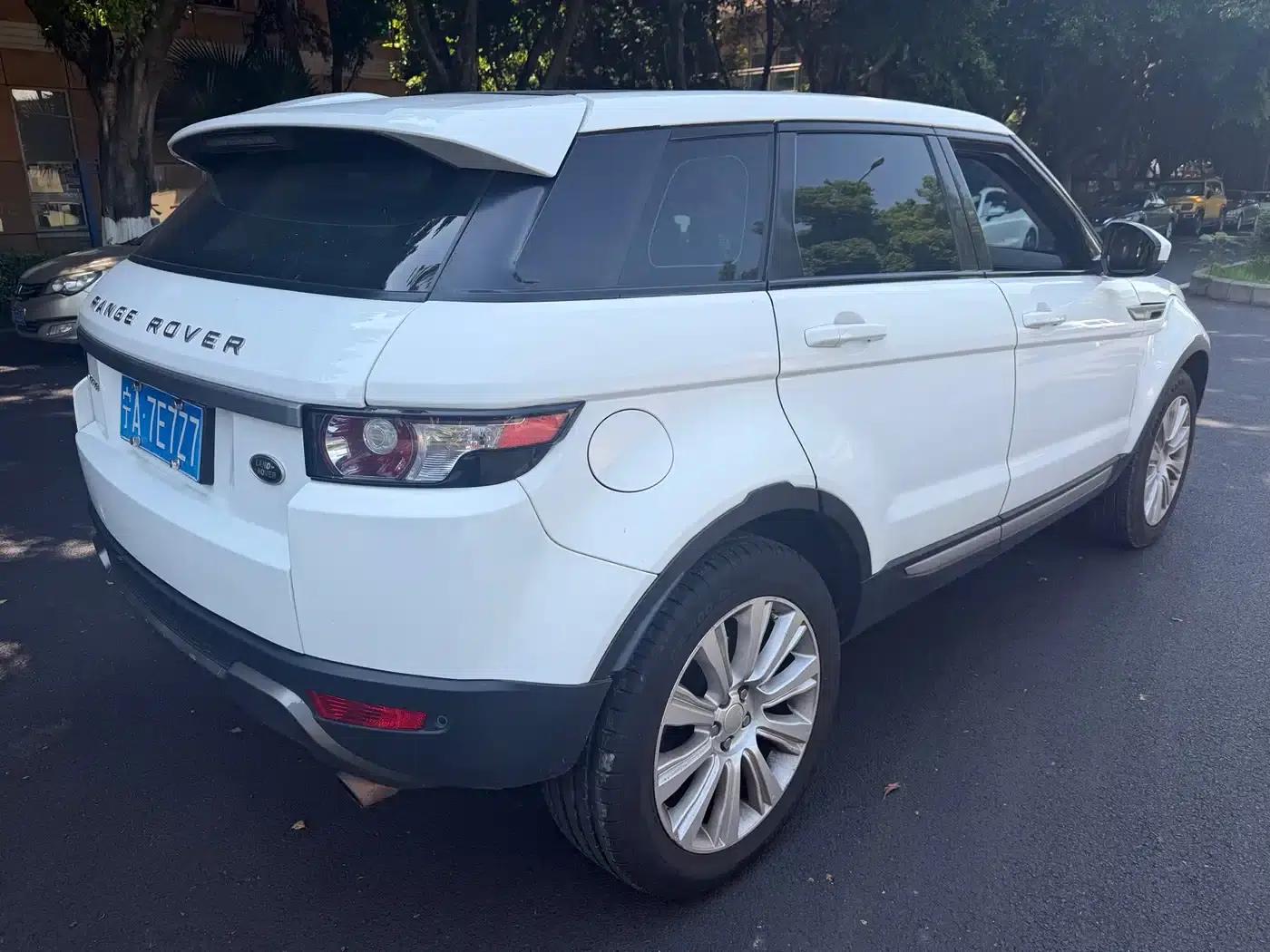 Range Rover Evoque 2015 2.0T 5-Door Smart Edition — миниатюра 7