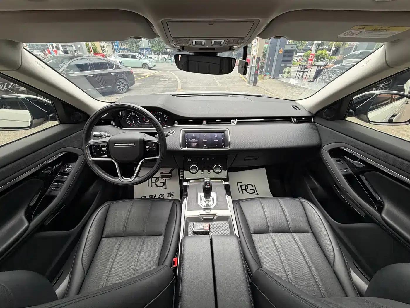 Range Rover Evoque 2022 Model: Evoque L 200PS R-Dynamic Standard Elite Edition — миниатюра 5