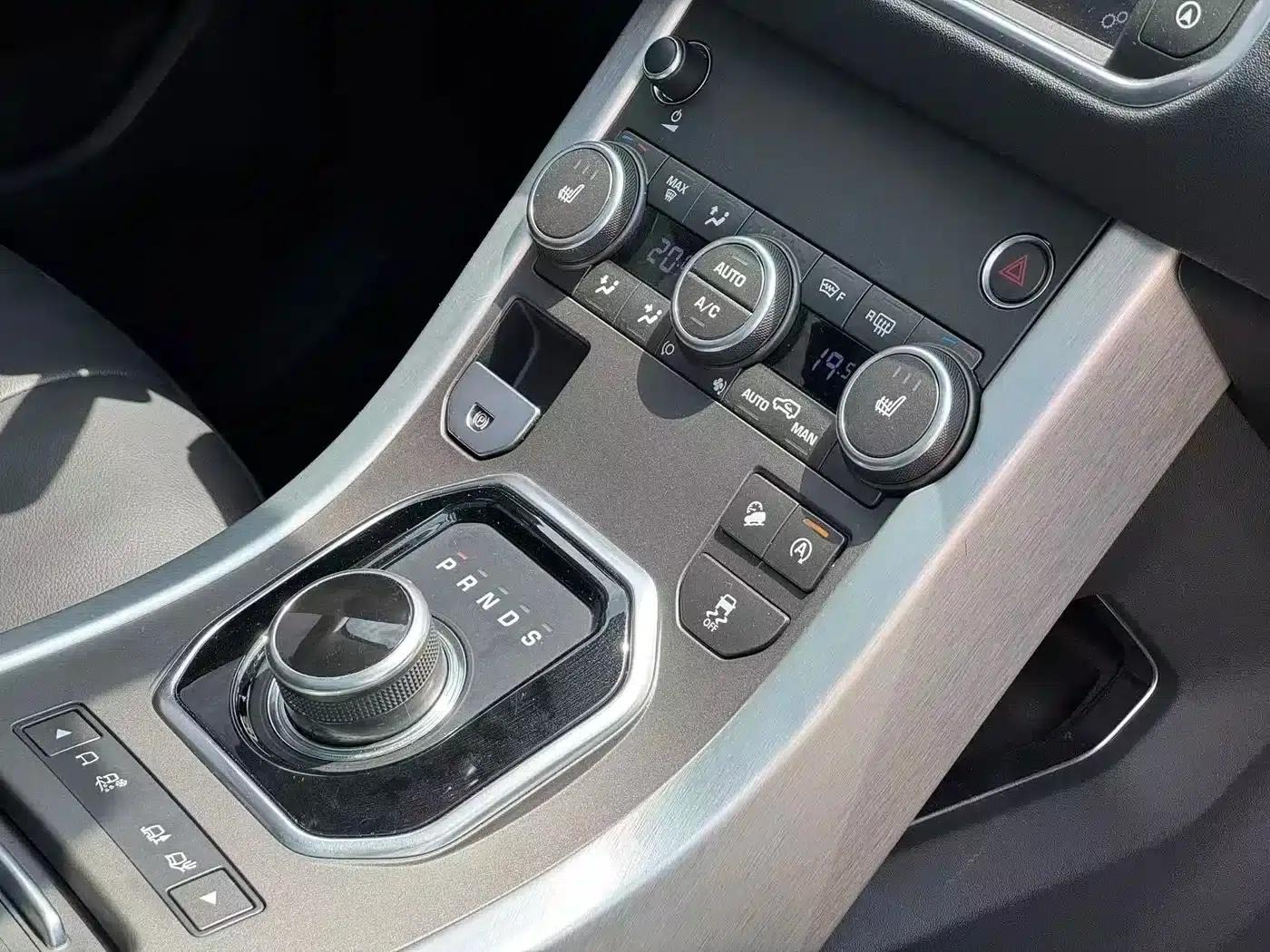Range Rover Evoque 2017 2.0T SE Smart Edition — миниатюра 14
