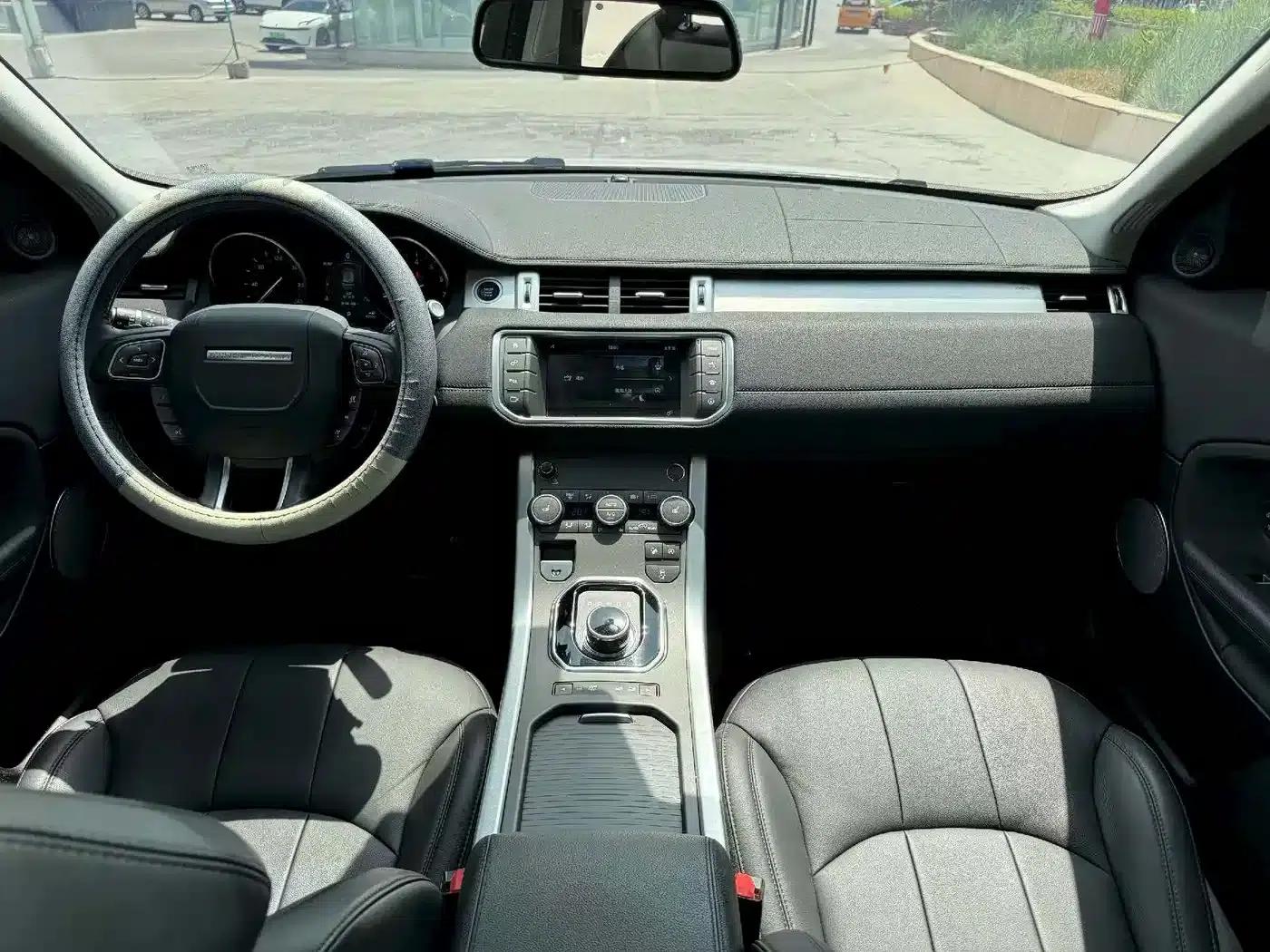 Range Rover Evoque 2017 2.0T SE Smart Edition — миниатюра 5