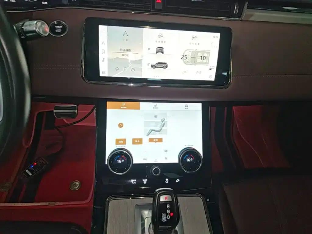 Range Rover Evoque 2022 Model, Evoque L 249PS R-Dynamic Luxury Edition — миниатюра 13