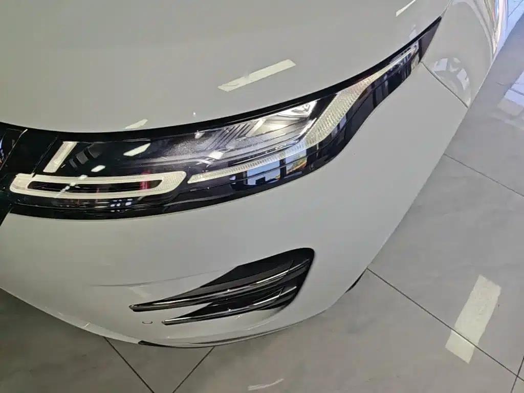 Range Rover Evoque 2022 Model, Evoque L 249PS R-Dynamic Luxury Edition — миниатюра 24