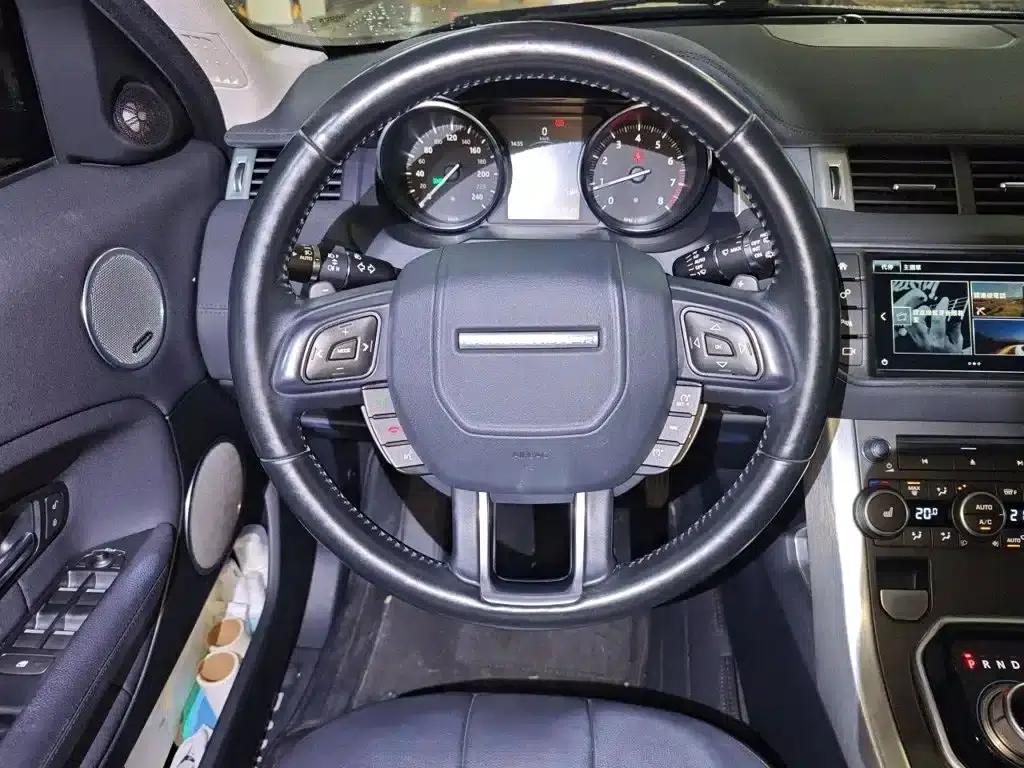 Range Rover Evoque 2016 2.0T SE Smart Edition — миниатюра 3