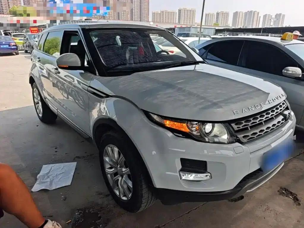 Range Rover Evoque 2015 2.0T 5-Door Fashion Edition — миниатюра 4