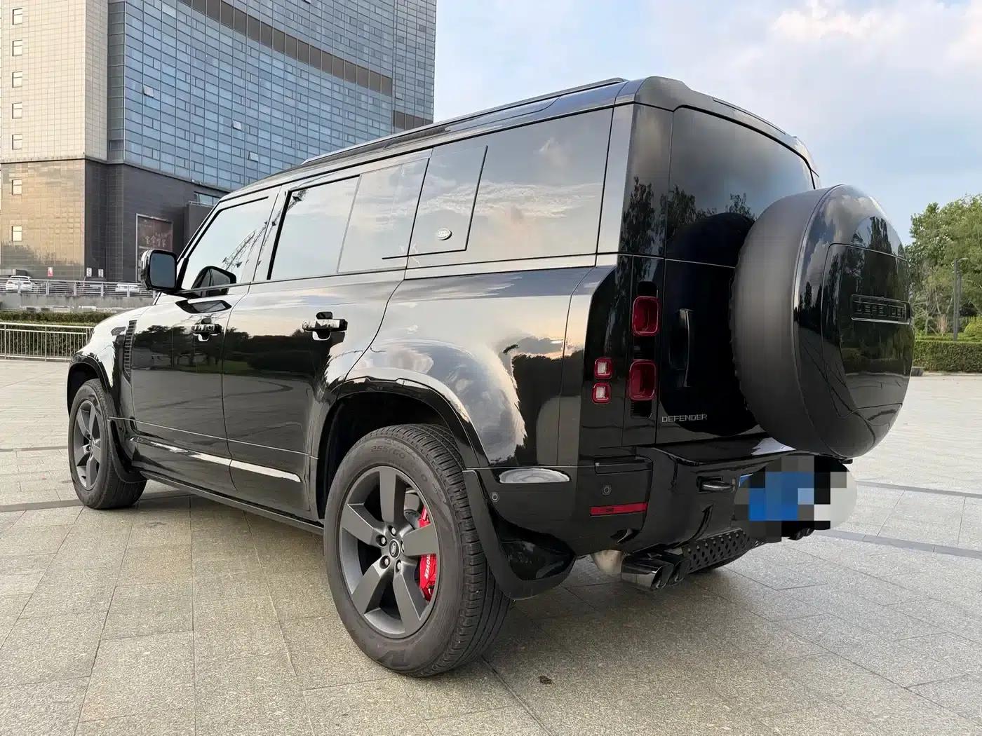 2025 Land Rover Defender 110 3.0T P400 X-Dynamic HSE — миниатюра 4