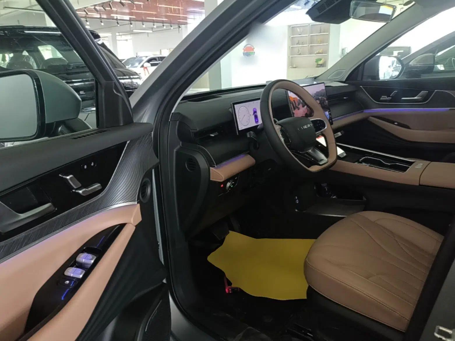 Chery Tiggo 8 L 2024 2.0T Two-Wheel Drive Prestige Version 5 Seats — миниатюра 18