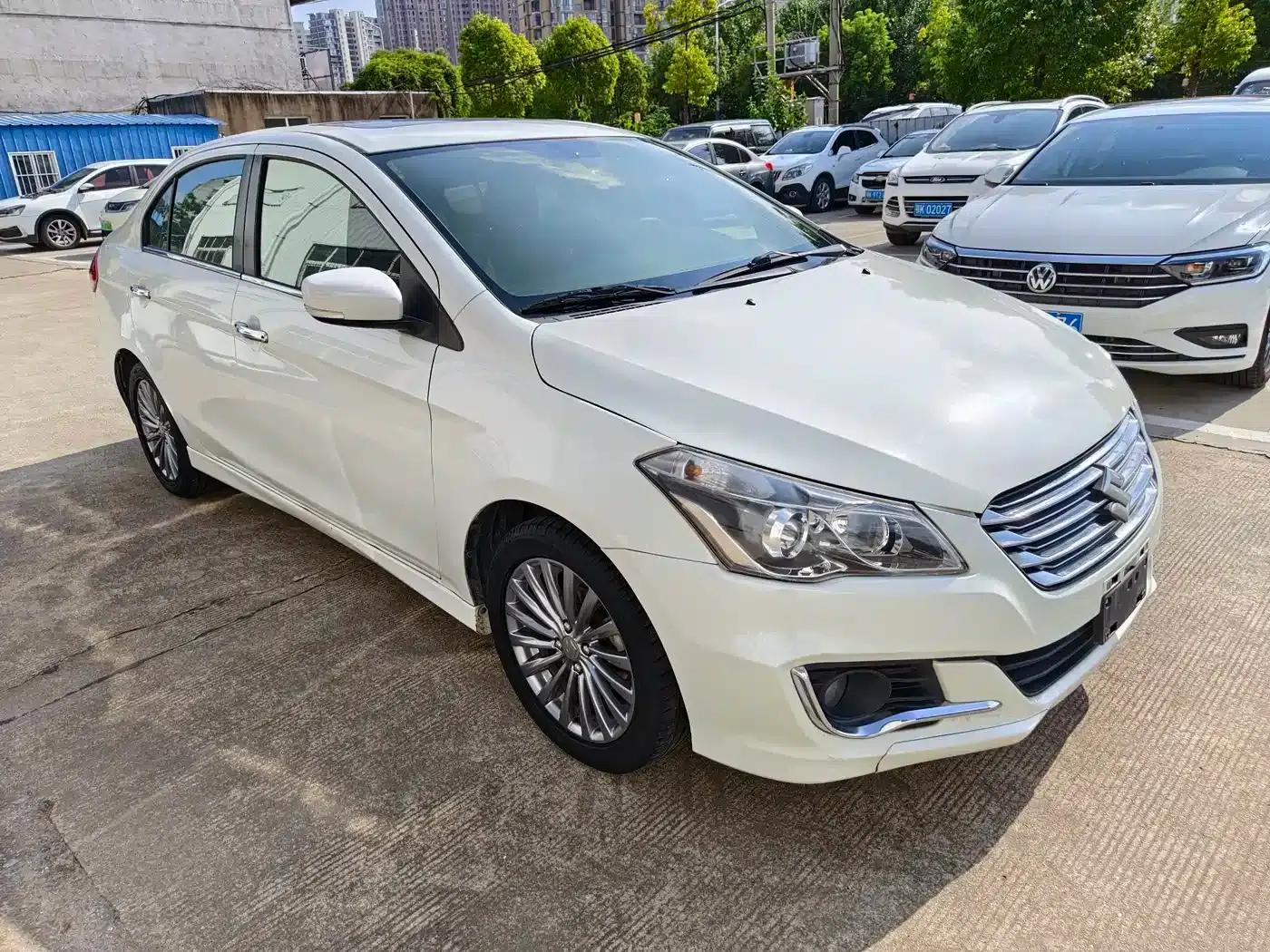 Ciaz 2015 1.6L Automatic Enjoyment Edition — миниатюра 3