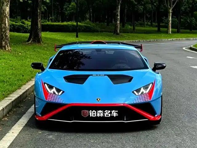 2021 Huracán STO