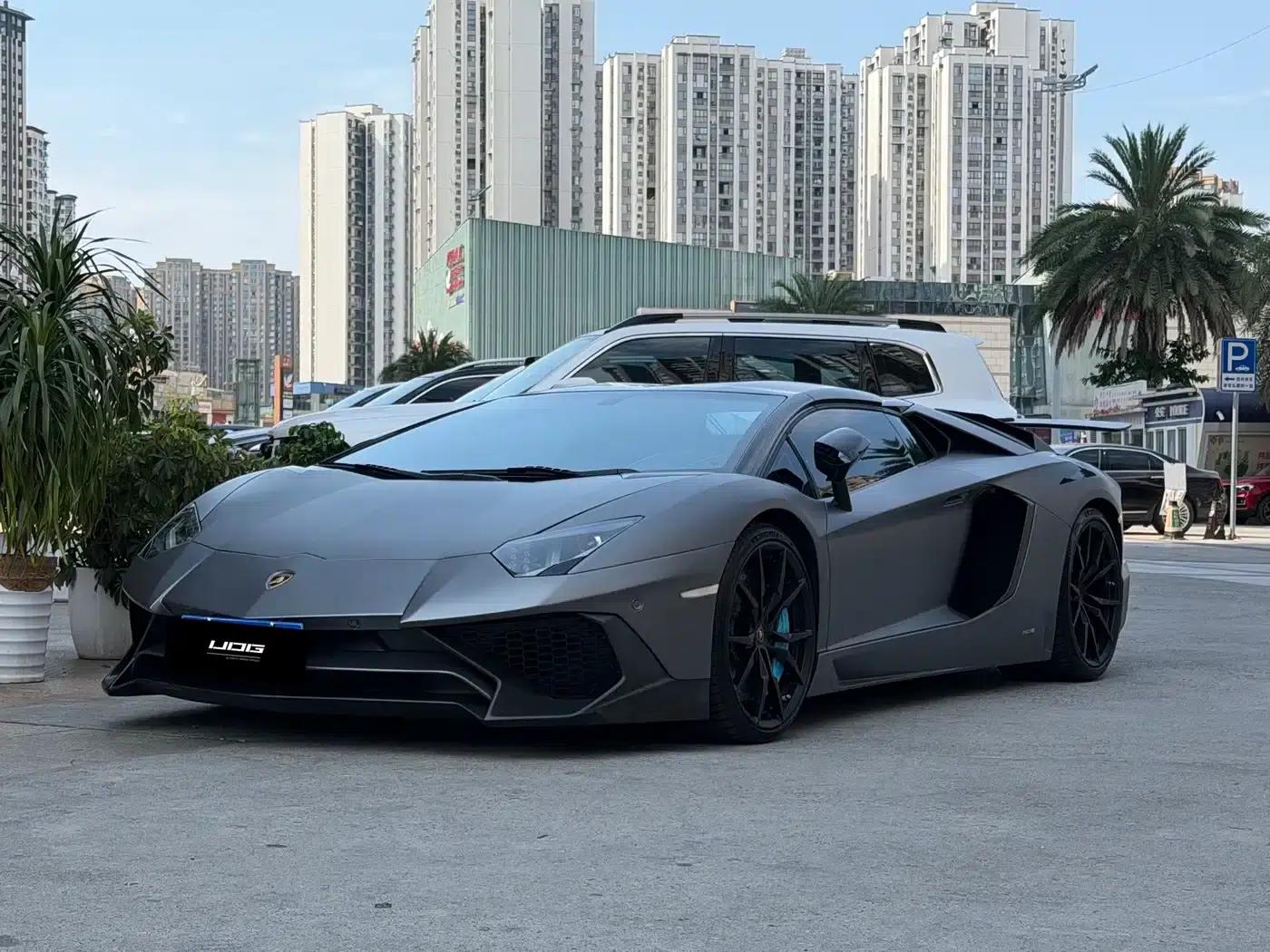 2013 Aventador LP 700-4 Roadster — миниатюра 1