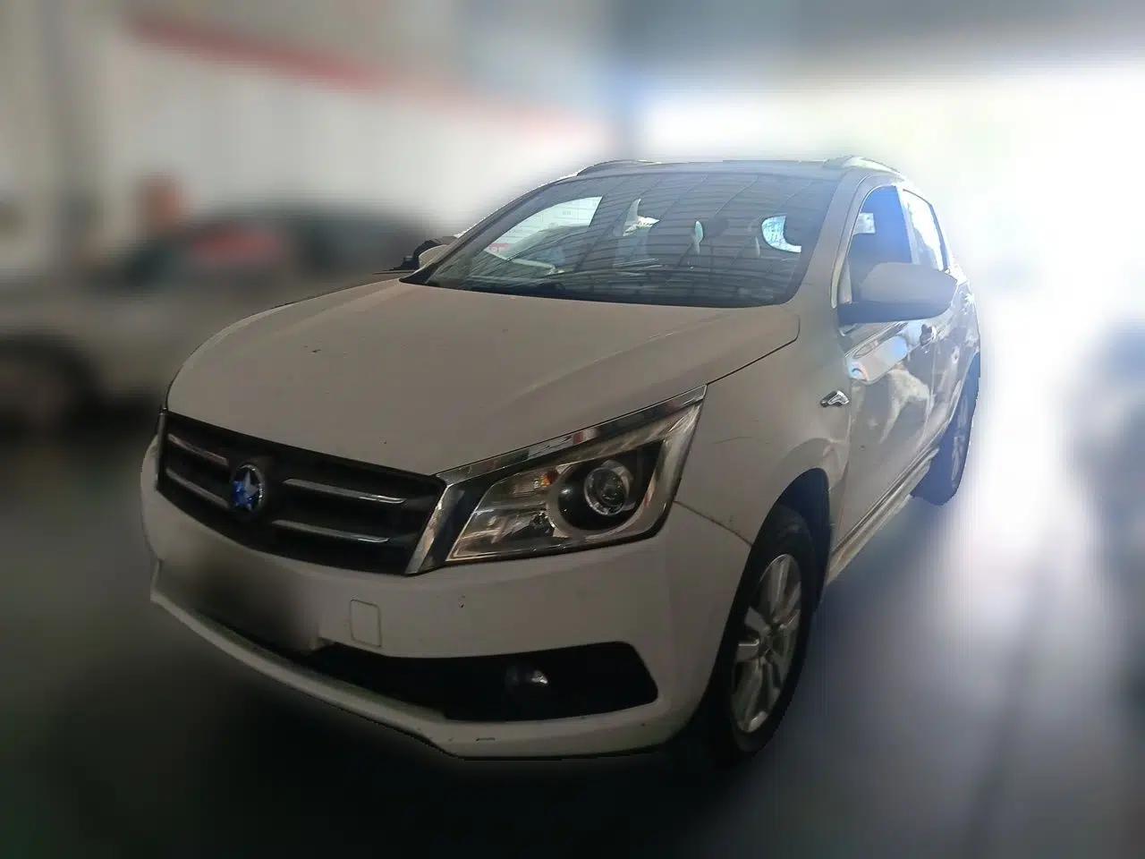 Venucia T70 2015 2.0L CVT Smart Edition — миниатюра 1