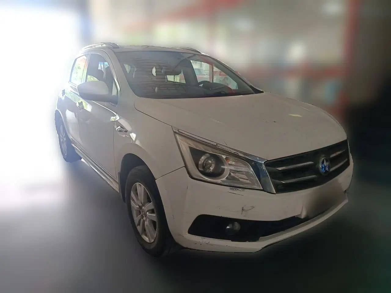 Venucia T70 2015 2.0L CVT Smart Edition — миниатюра 3