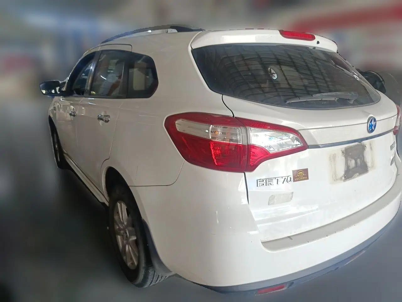 Venucia T70 2015 2.0L CVT Smart Edition — миниатюра 4