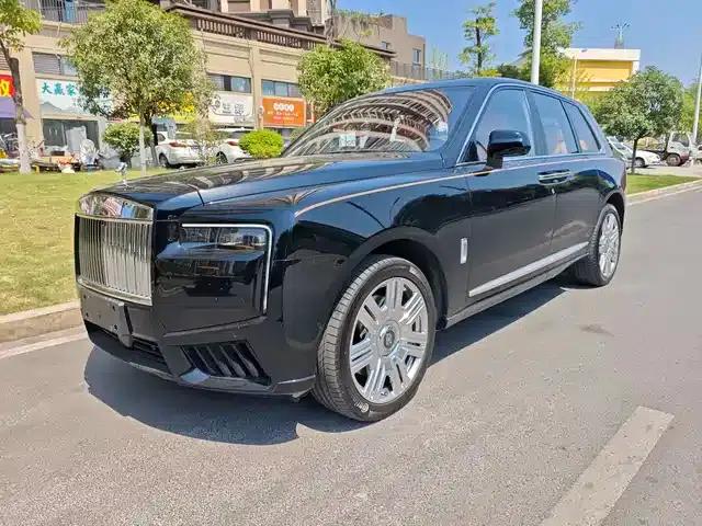 2024 Cullinan, four-seater version