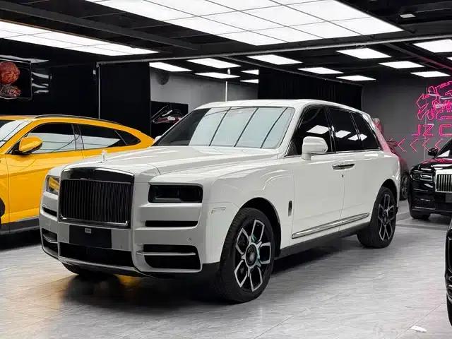 2018 Cullinan, four-seater version