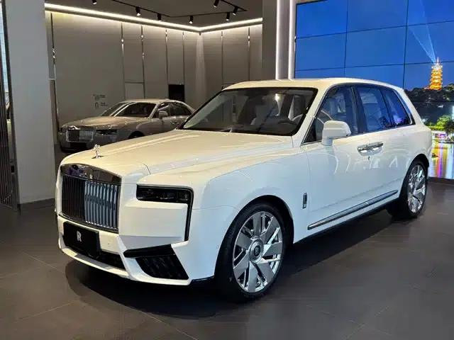 2026 Cullinan, four-seater version