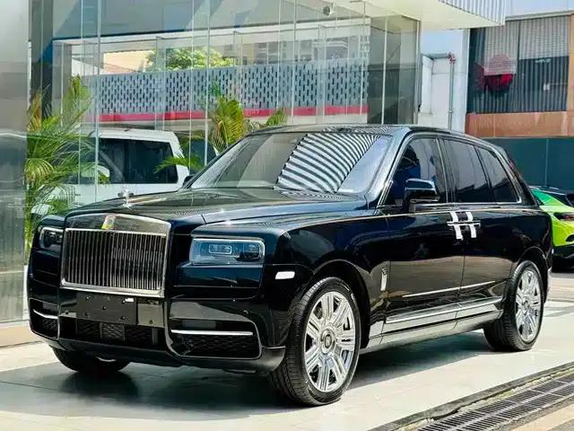 2018 Cullinan, four-seater version