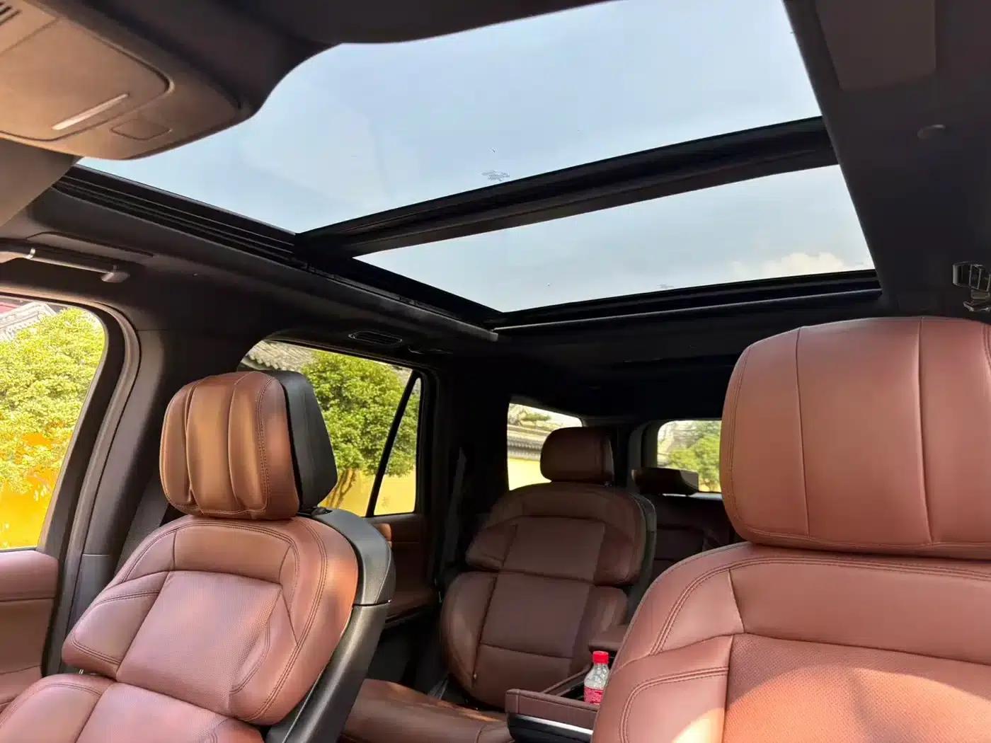 Navigator 2025 3.5T Executive Edition — миниатюра 8