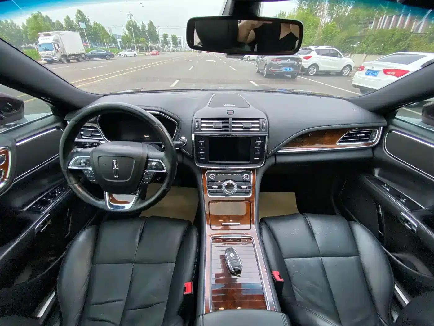 Lincoln Continental 2017 2.0T Two-Wheel Drive Premium Edition — миниатюра 8