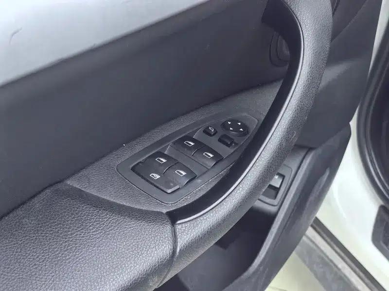 BMW X1 2019 sDrive20Li Leading Edition — миниатюра 27