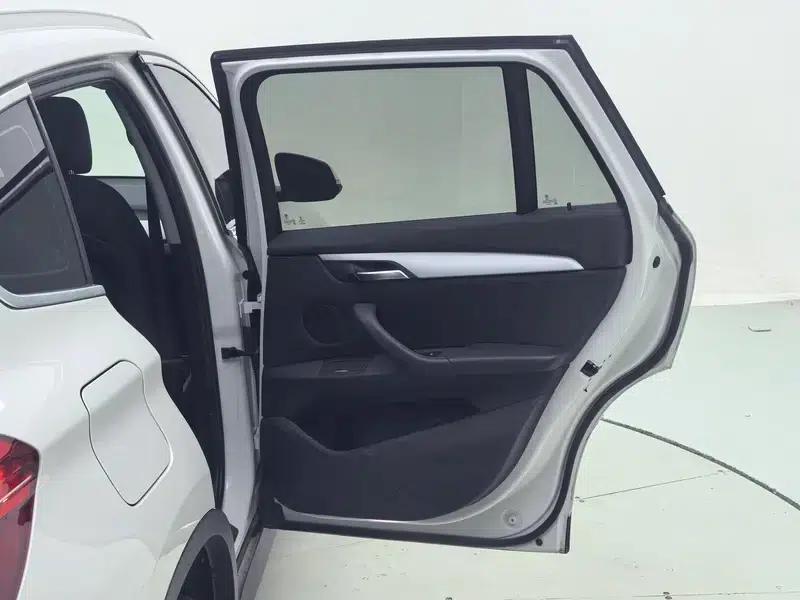 BMW X1 2019 sDrive20Li Leading Edition — миниатюра 28