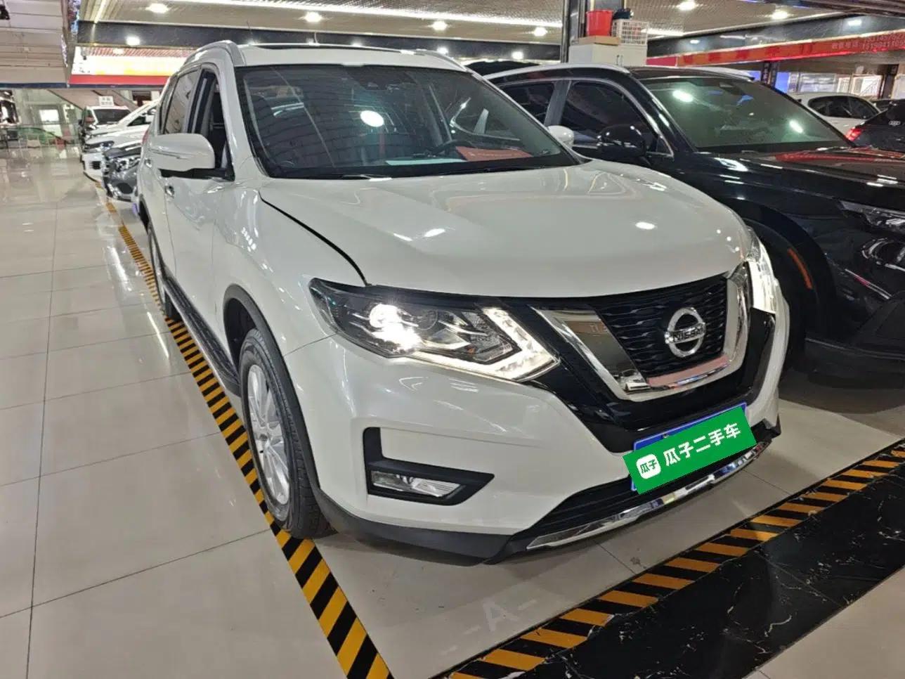 Nissan X-Trail 2023 Classic 2.0L Two-Wheel Drive Smart Connect Premium Edition — миниатюра 3