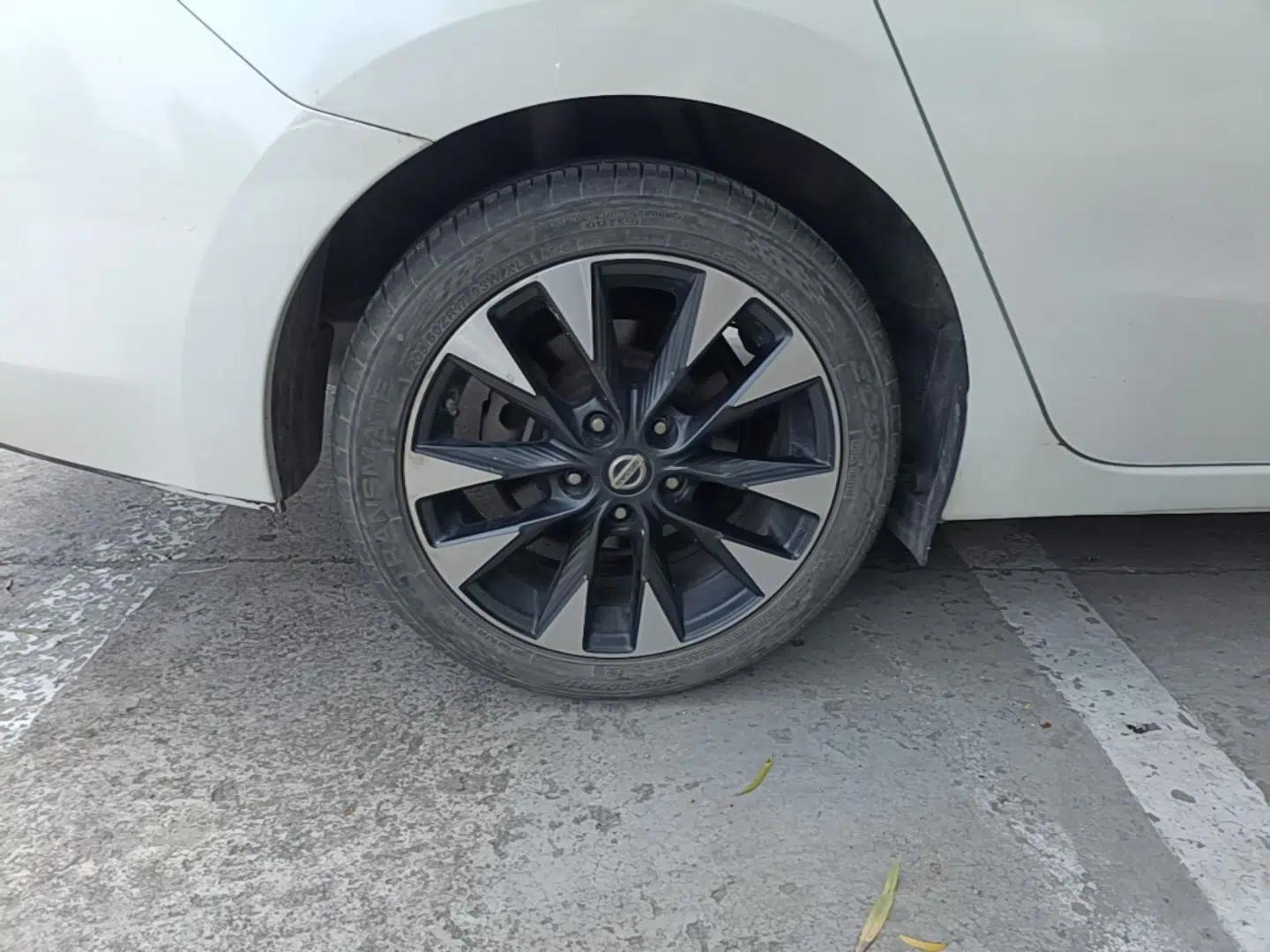 Nissan Lannia 2016 1.6L CVT Smart Cool Edition — миниатюра 11