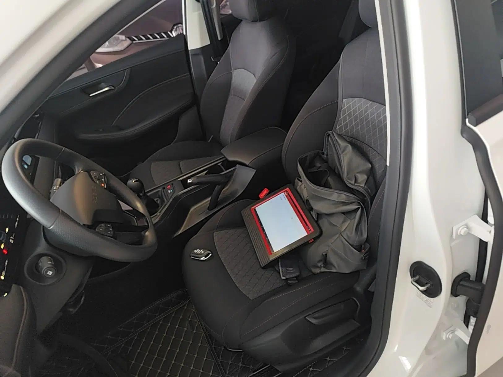 Roewe i5 2026 Model 1.5L Manual Comfort Version — миниатюра 17