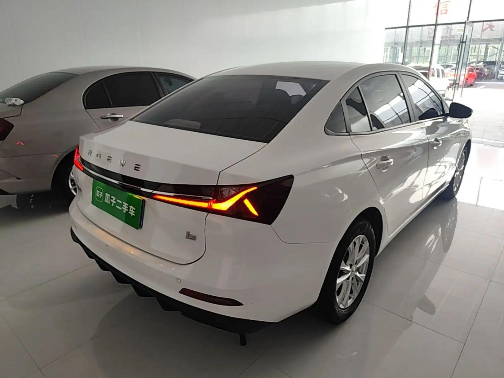 Roewe i5 2026 Model 1.5L Manual Comfort Version — миниатюра 6