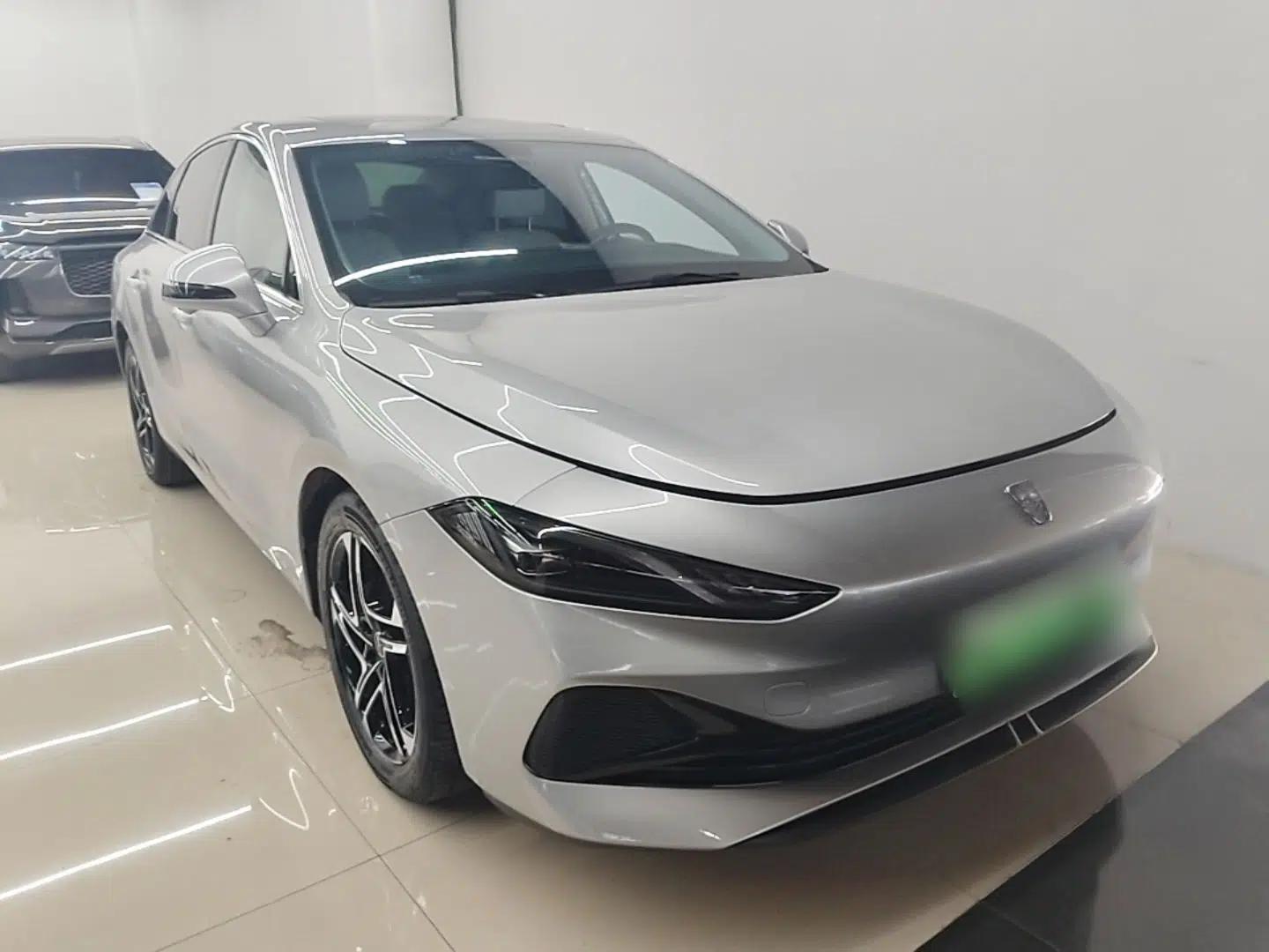 Roewe D7 2023 DMH 125km Excellence Edition — миниатюра 3
