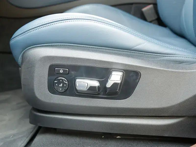 BMW XM 2023 50e — миниатюра 8