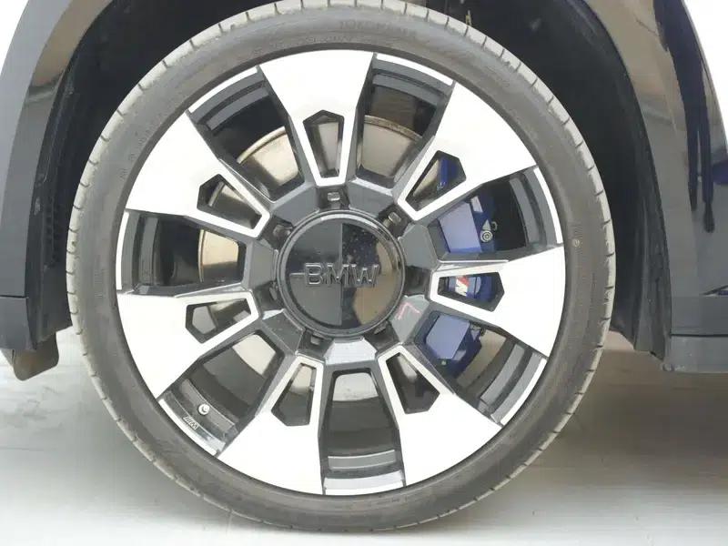 BMW XM 2023 50e — миниатюра 9