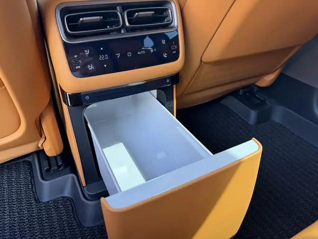 Li Auto i6 2025 AWD Standard Edition — миниатюра 18