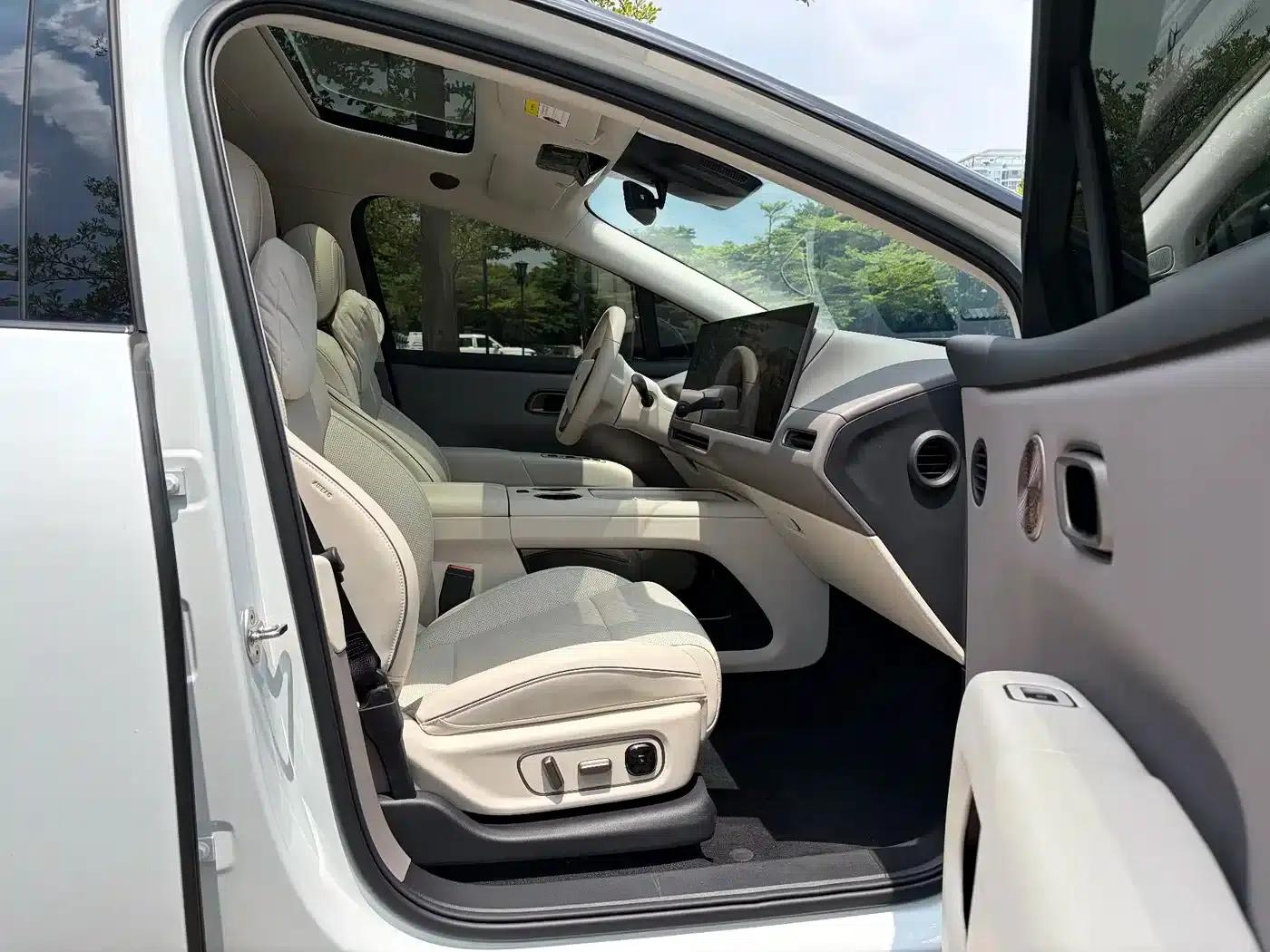 Li Auto i8 2025 Standard Edition — миниатюра 15