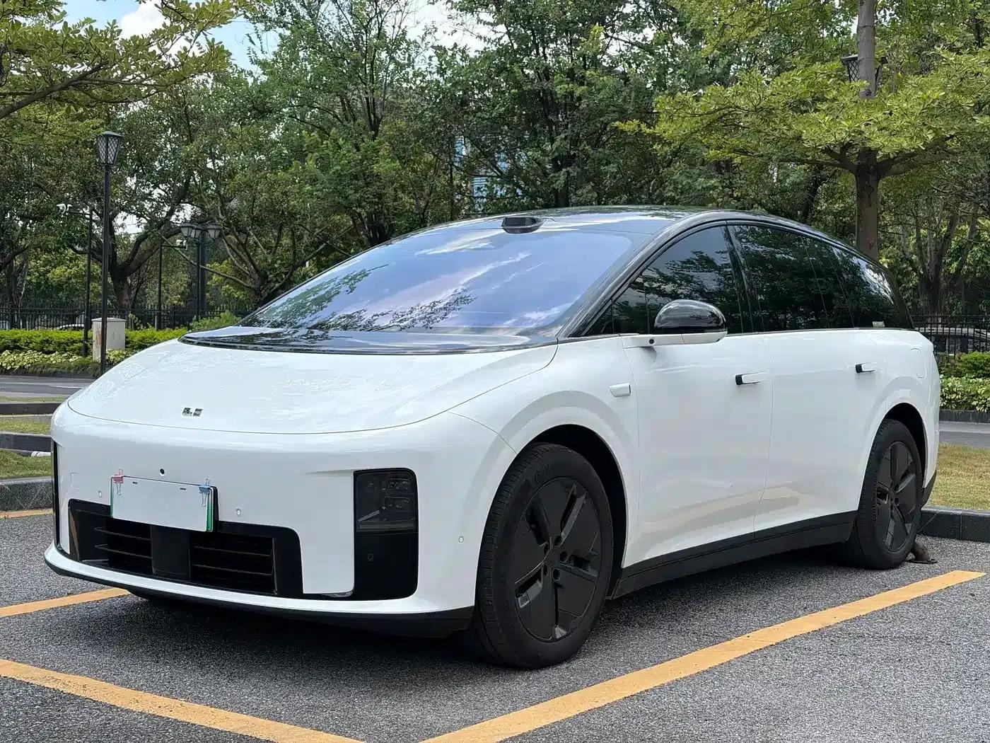 Li Auto i8 2025 Standard Edition — миниатюра 3
