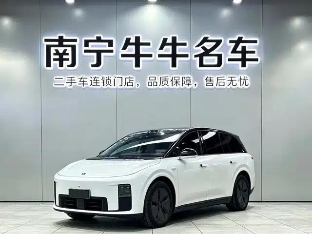Li Auto i8 2025 Standard Edition