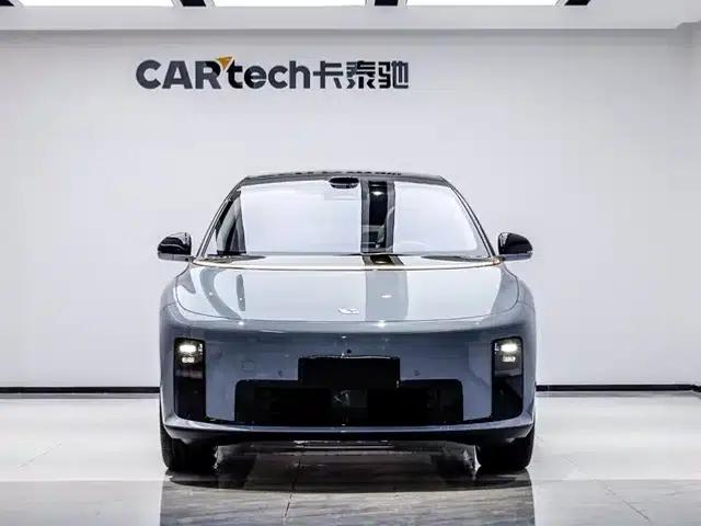 Li Auto i8 2025 Standard Edition