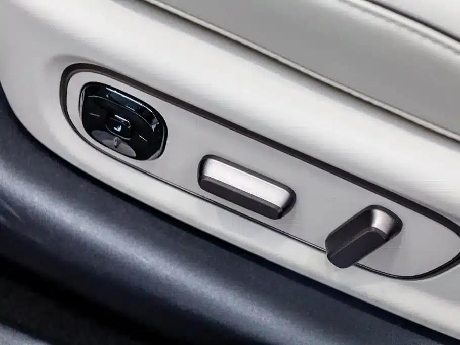 Li Auto i8 2025 Standard Edition — миниатюра 30