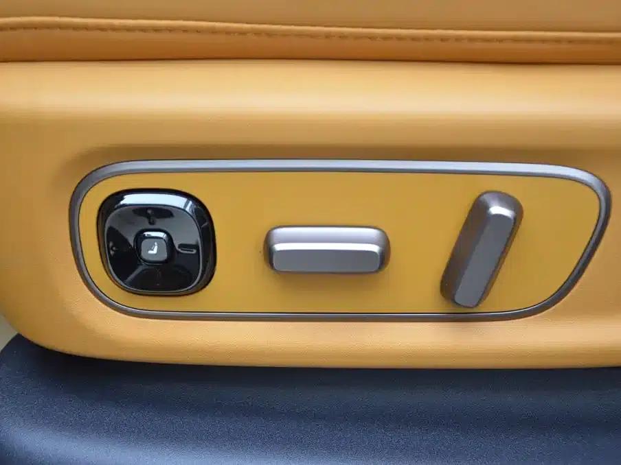 Li Auto i8 2025 Standard Edition — миниатюра 6