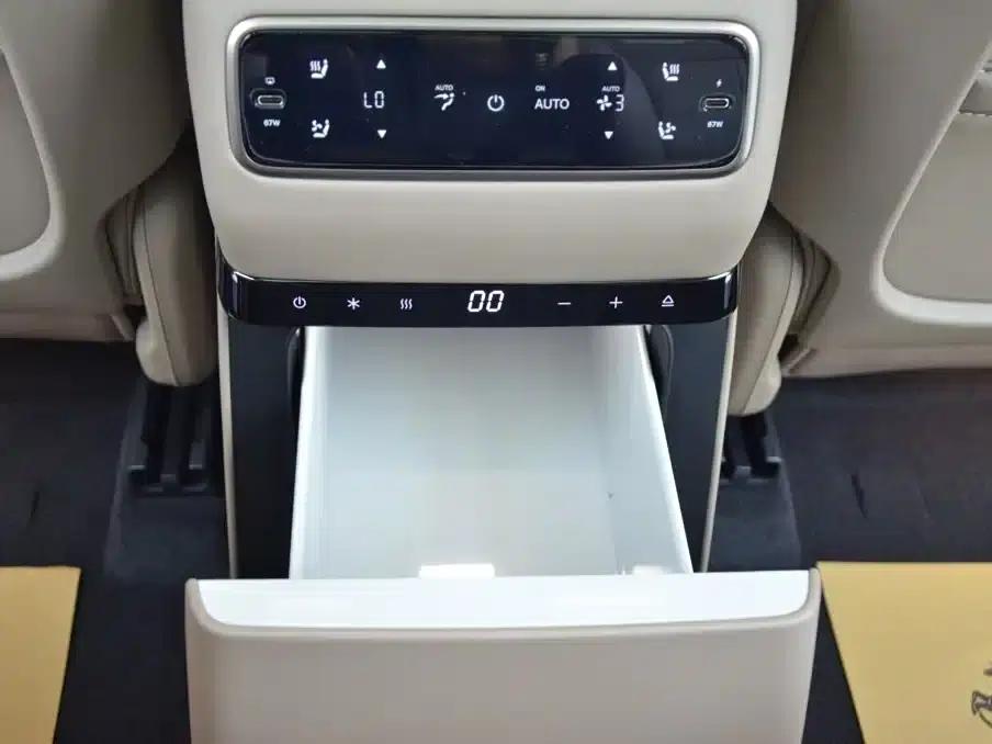 Li Auto i8 2025 Standard Edition — миниатюра 11