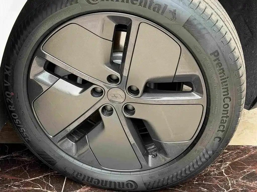 Li Auto i8 2025 Standard Edition — миниатюра 11