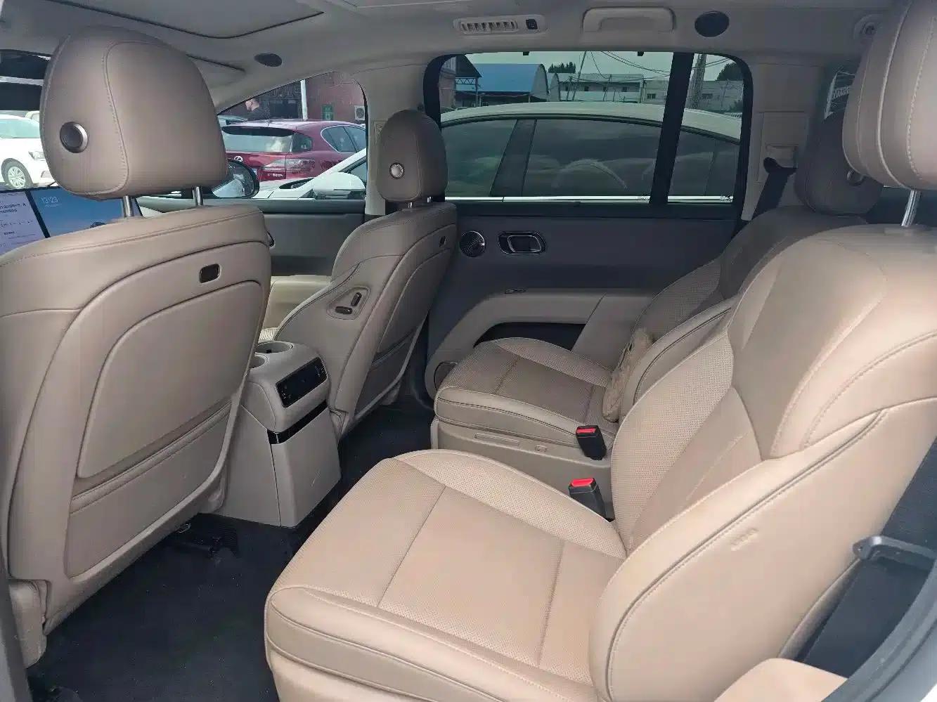 Li Auto i8 2025 Standard Edition — миниатюра 5