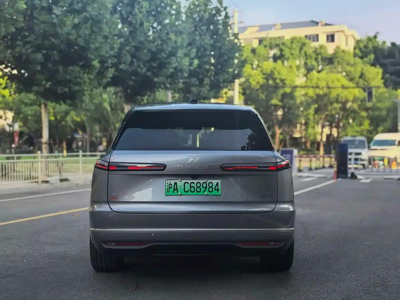 2025 Chevrolet L90 Ultra 6-seater — миниатюра 4