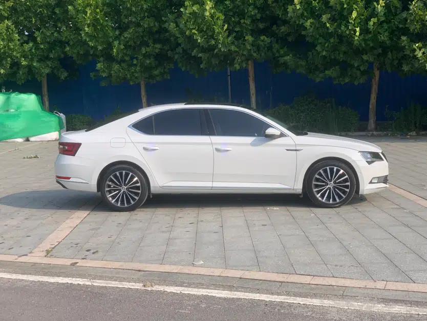 Skoda Superb 2016 TSI330 DSG Smart Drive Edition — миниатюра 3