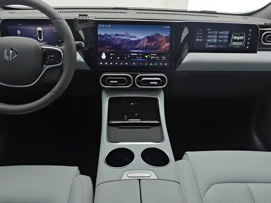 Leapmotor C01 2023 Range Extender 216 Comfort Edition — миниатюра 16