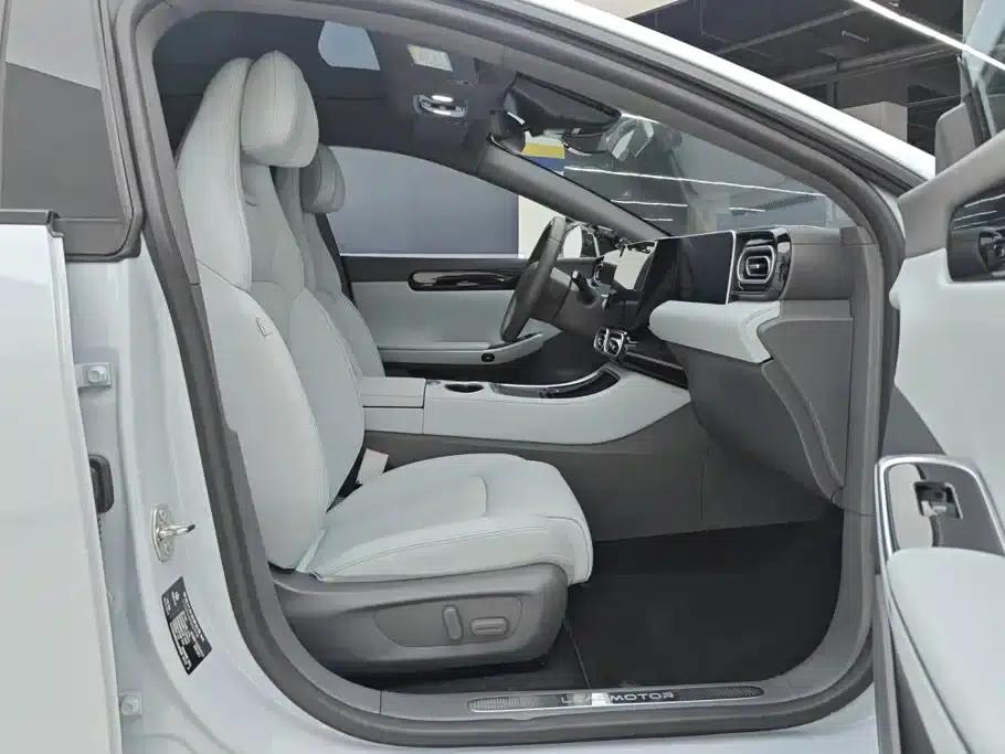 Leapmotor C01 2023 Range Extender 216 Comfort Edition — миниатюра 8