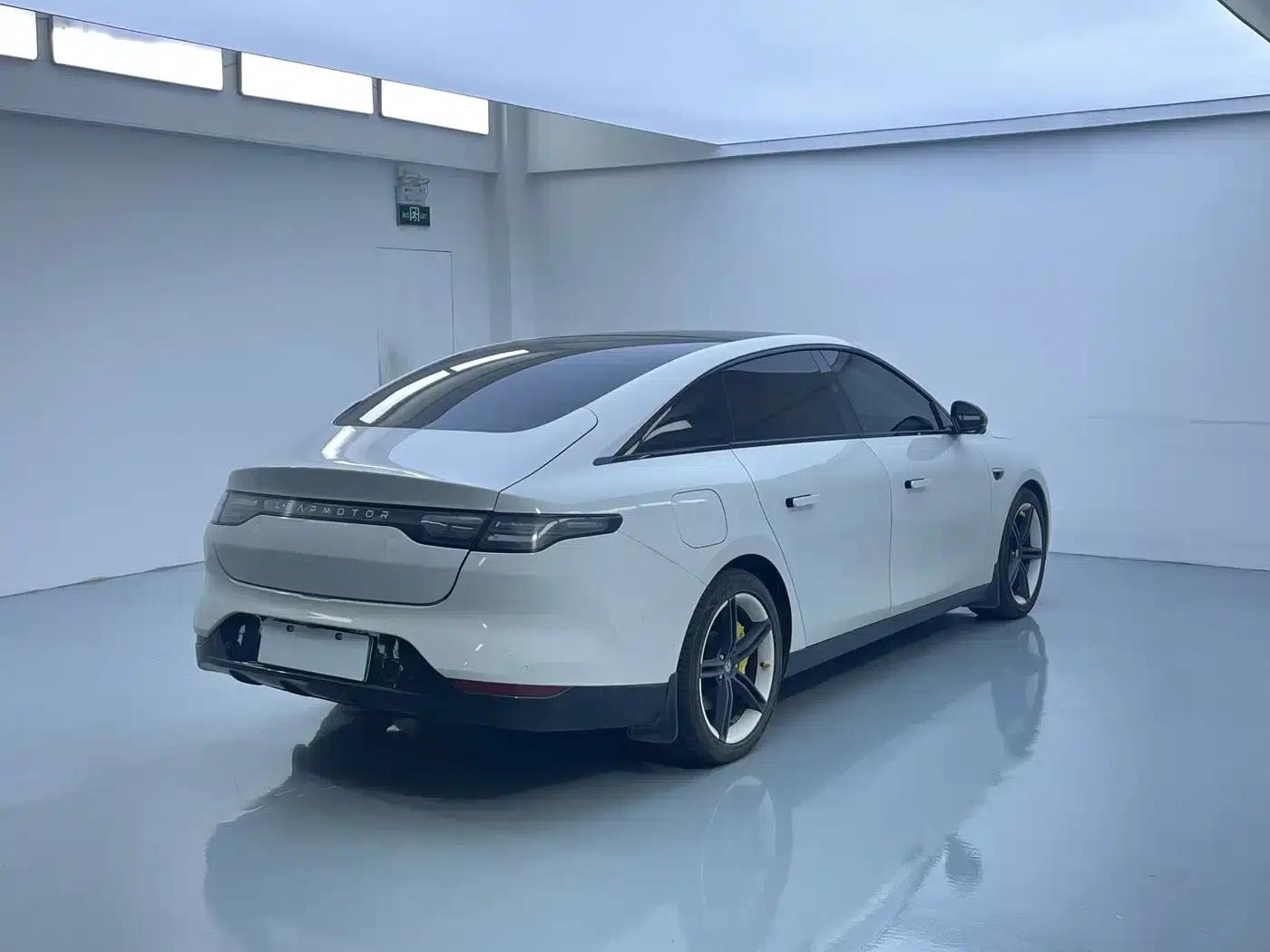 Leapmotor C01 2022 Rear-Wheel Drive Long-Range Version — миниатюра 16