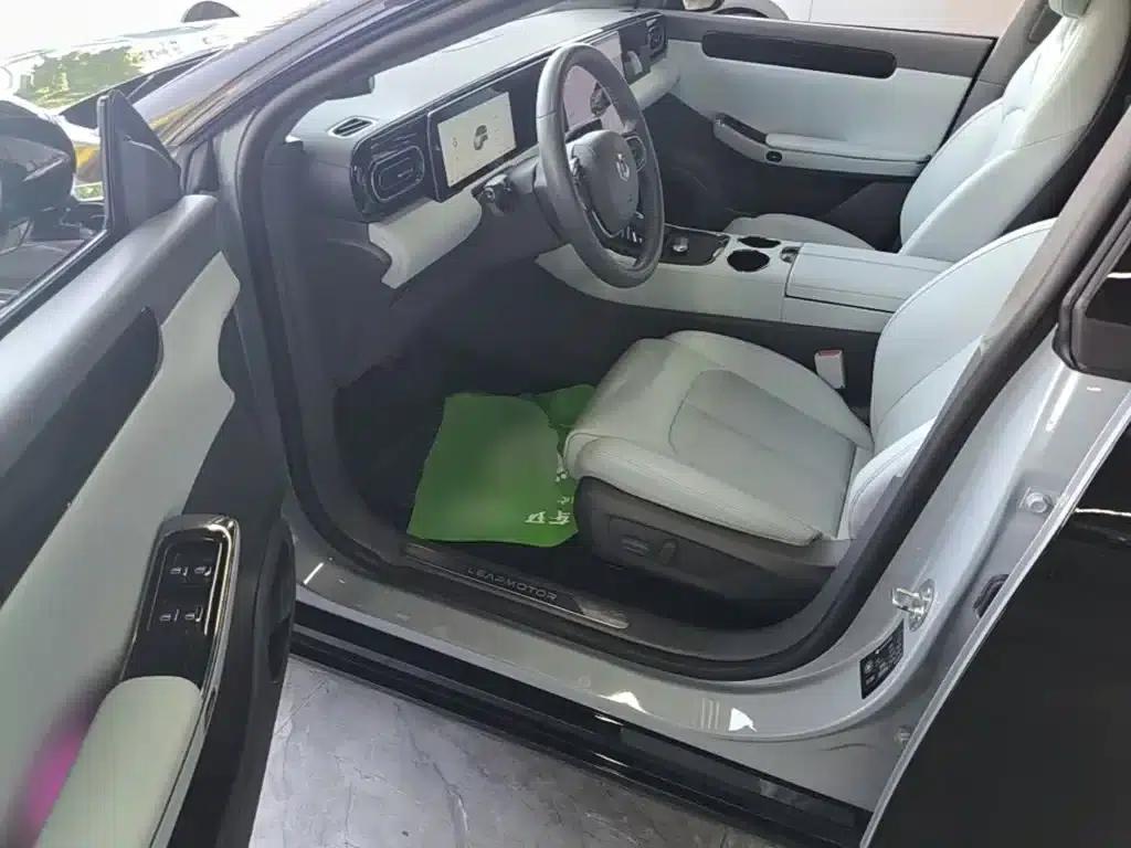 Leapmotor C01 2024 Range Extended 216 Premium Edition — миниатюра 16